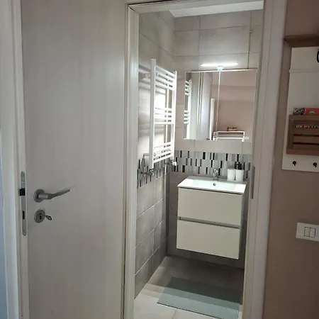 Homey Vacaresti Apartment