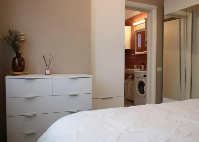 Homey Vacaresti Apartment Bucharest